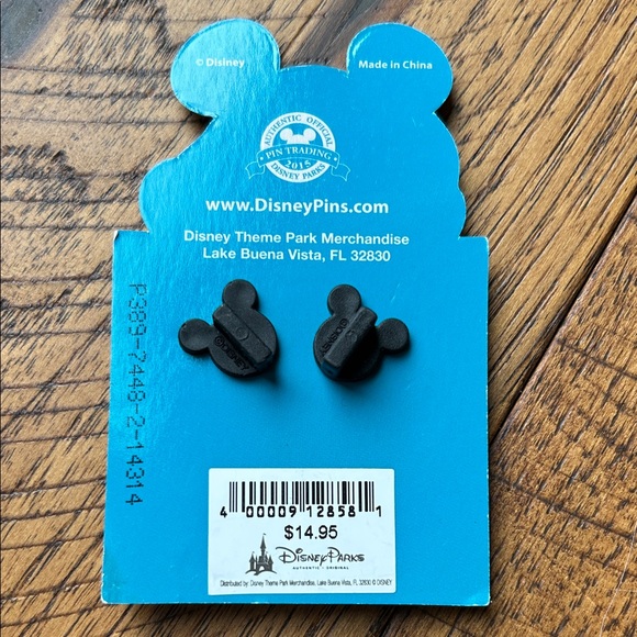 Disney Red and Blue Limited Edition Camera Pin - Picture 3 of 4